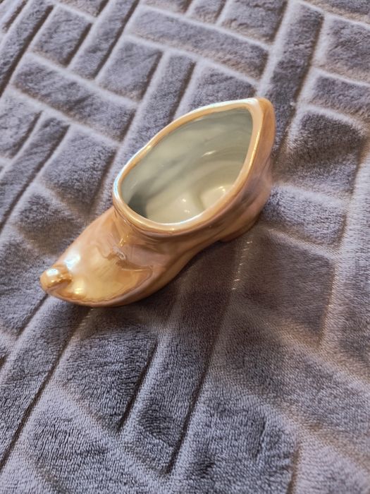 Figurka Bucik z porcelany