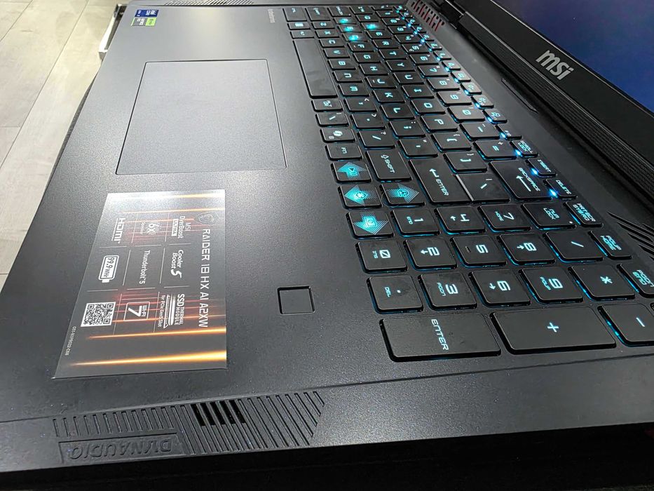 Laptop gamingowy MSI Raider 18 HX AI Ultra 9-285HX/64GB/4TB/RTX 5090