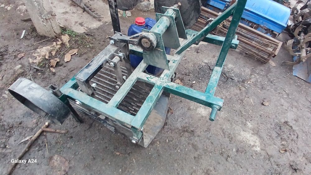 Картоплесаджалка до мототрактора