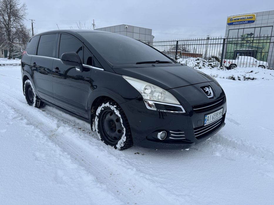 Пежо 5008 2011 рік 1,6 дизель