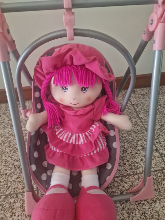 Boneca com baloiço