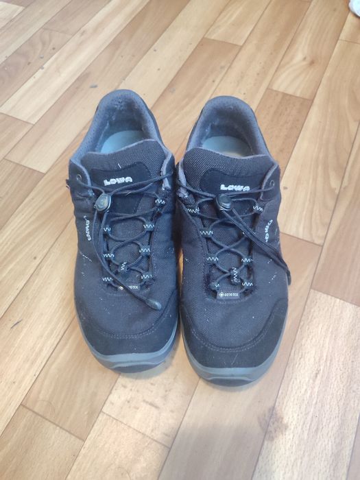 Кросівки Lowa gore-tex