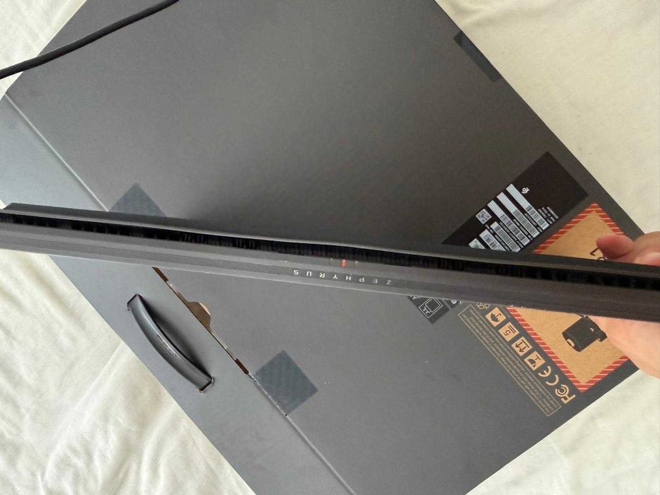 ASUS ROG Zephyrus G16 - 32GB RAM - Intel Core Ultra 9