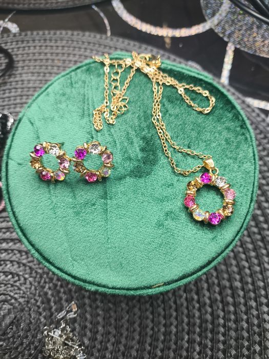 Біжутерія . Нова.