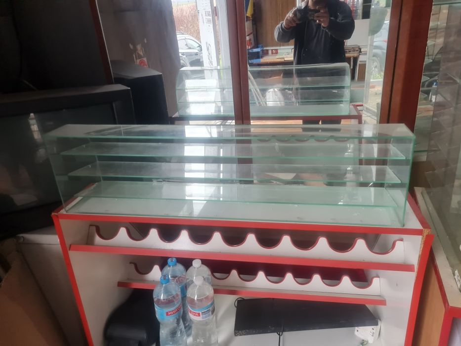 Горки торгові скло