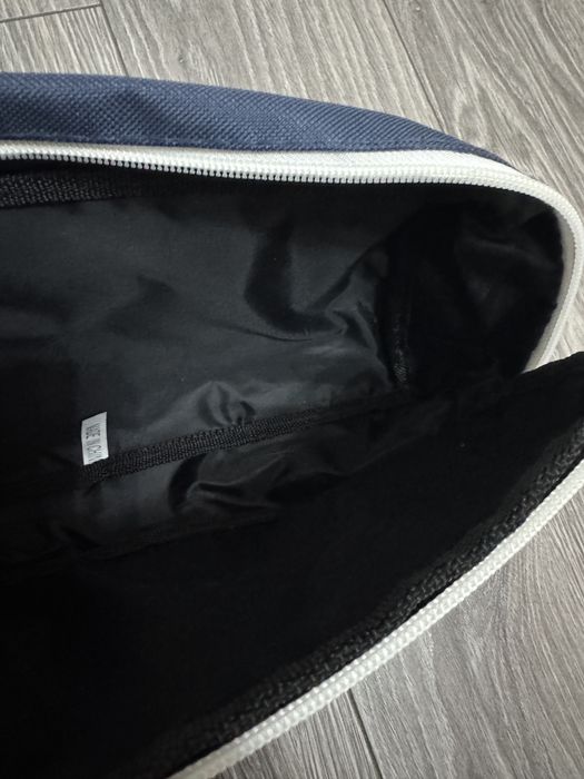 Kosmetyczka granatowa