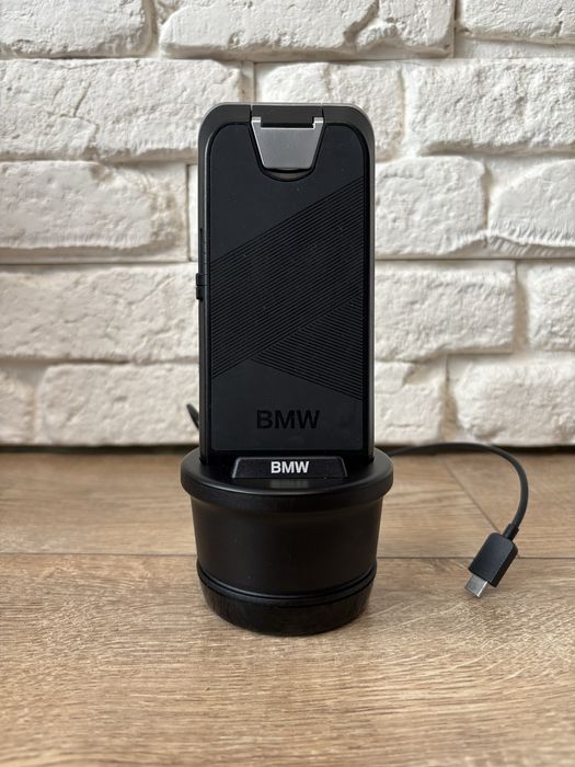 Oryginalny powerbank BMW Qi + stacja dokująca 84102461532