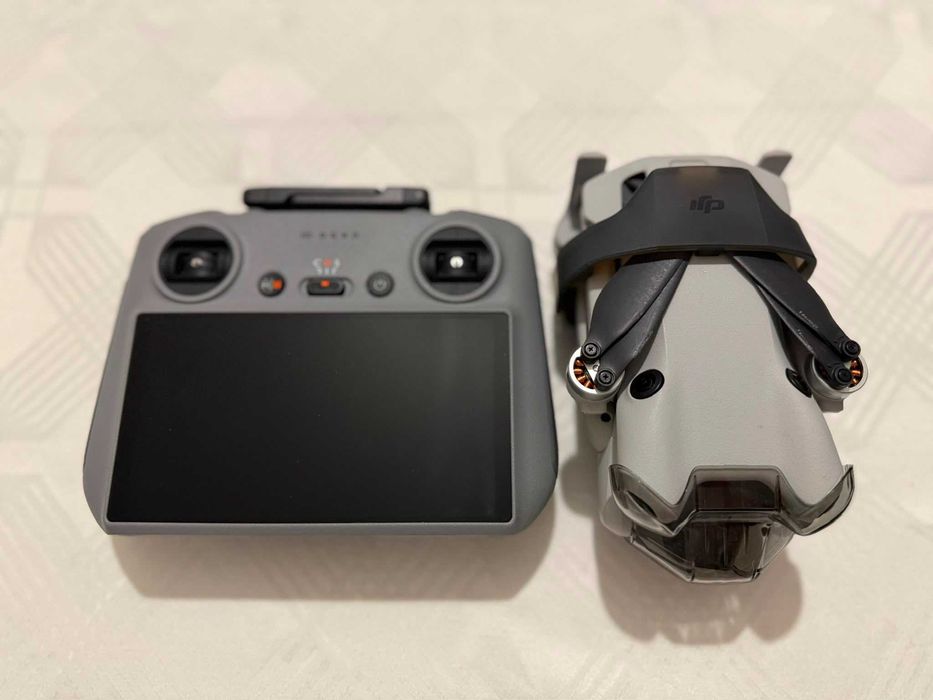 DJI Mini 4 Pro Fly More Combo (DJI RC 2)
