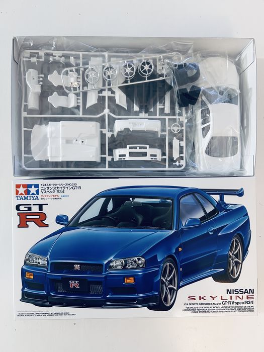 Samochód Nissan Skyline GT-R V.spec model do sklejenia Tamiya 24210