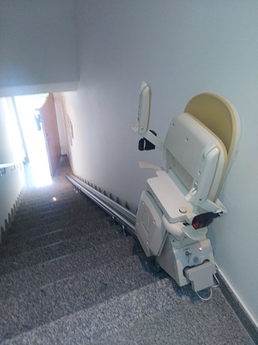 Cadeira Elevador de Escadas  NOVA c/ montagem!