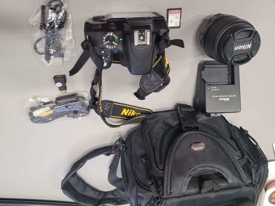 Nikon D3300 z akcesoriami i torba