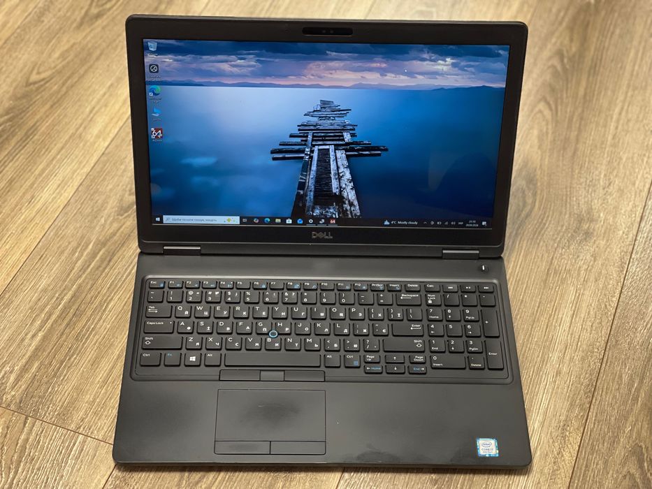 Сенсорний ноутбук Dell Latitude E5590 (i7-8650U|8GB|256SSD|15.6” FHD)