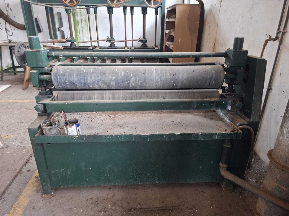 Máquina espalhadora de cola para madeira (industrial)