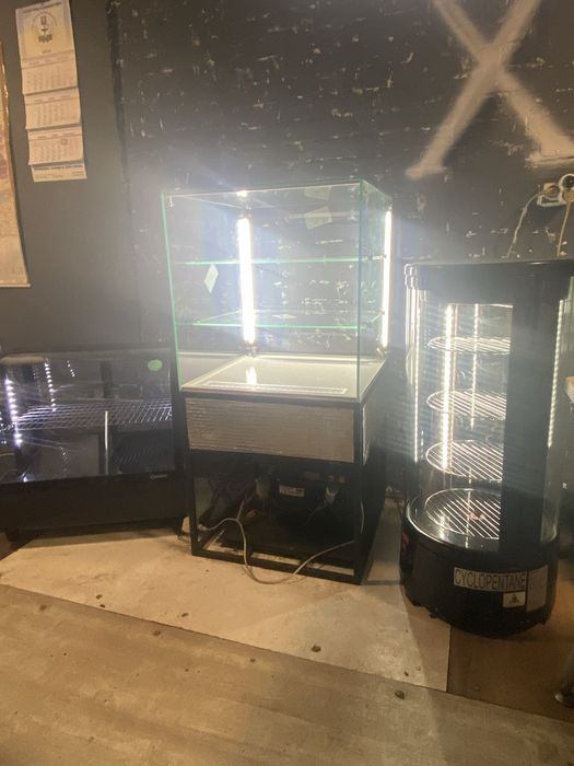 Кондитерская витрина Витрина для десертов б у Куб Витрина