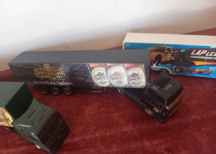 Conjunto 4 camiões 1:87