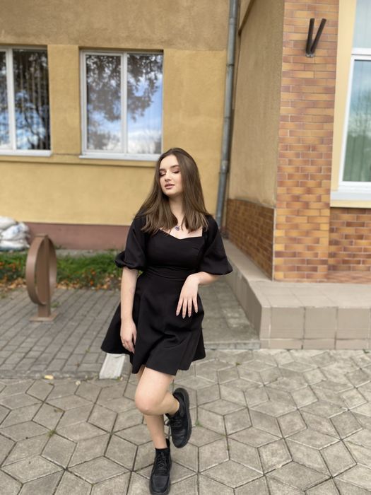 Чорна випускна сукня