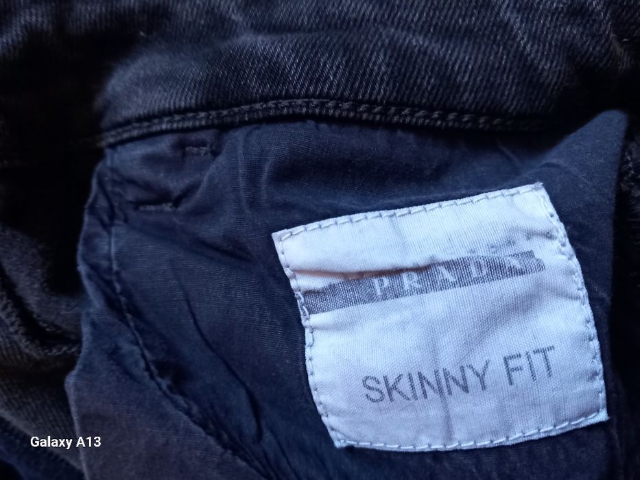 Prada oryginalne damskie skinny 27 S