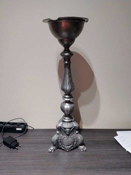 Dekoracyjny kandelabr w stylu Ludwika XV