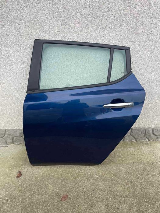 Дверь задня ліва Nissan Leaf 2018- II ZE1 82101-5SF0A