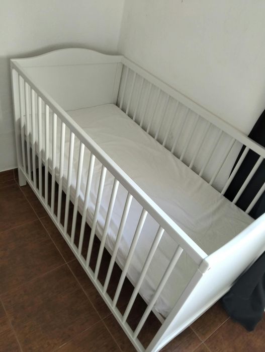 Berço Bebé Ikea com colchão