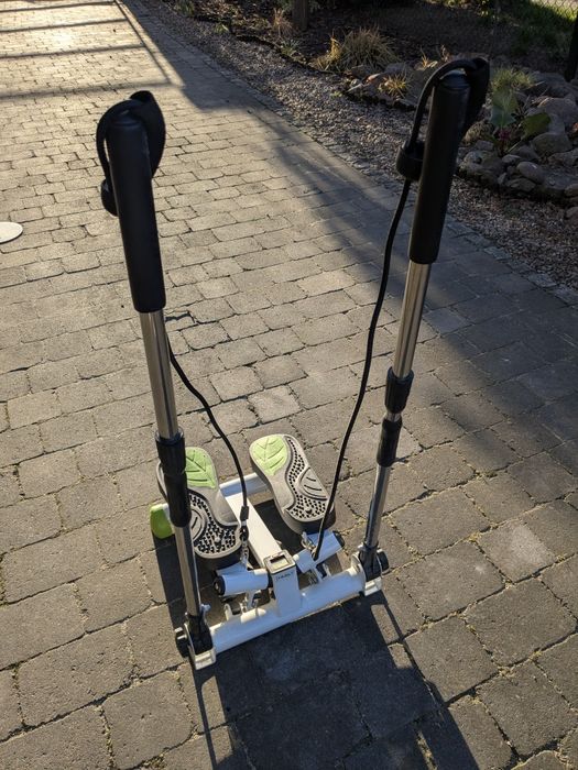 Stepper skrętny z regulowanymi ramionami

RAMIONAMI S3096