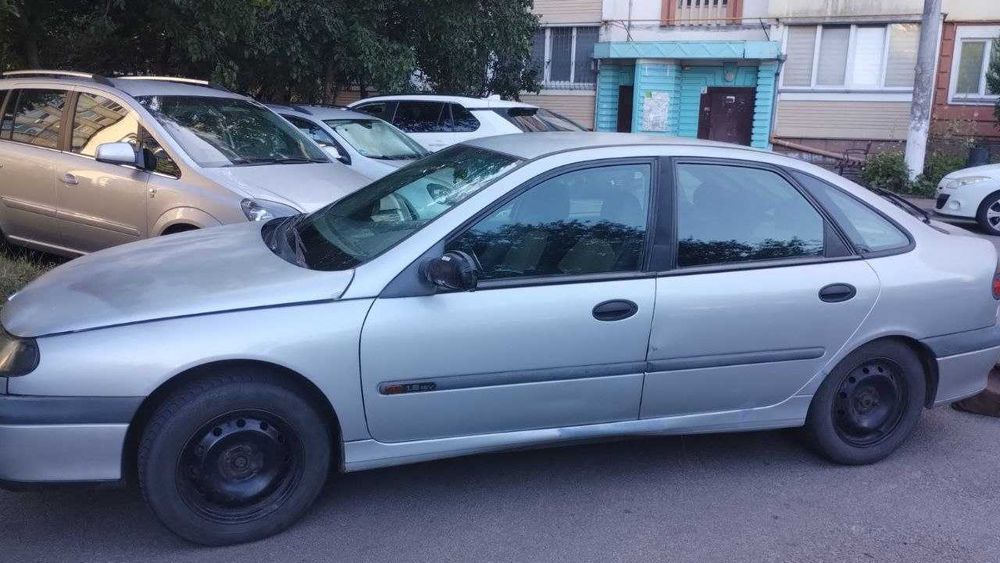 Renault Laguna 1