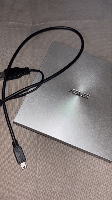 zewnętrzna nagrywarka asus