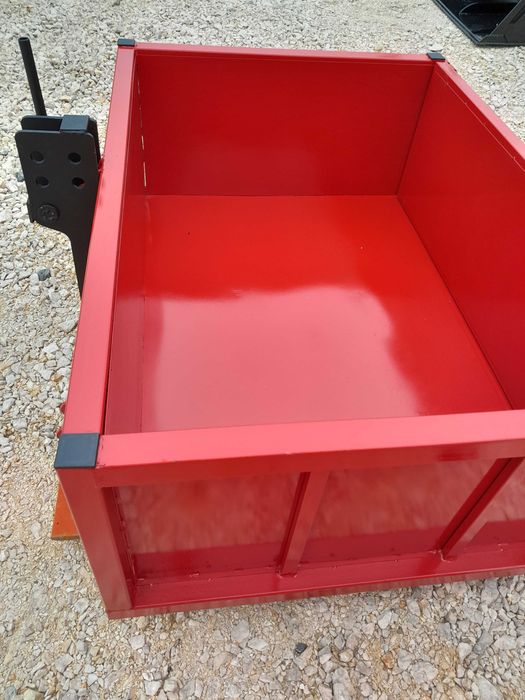 Solidna skrzynia transportowa na tylnego tuza do traktora DOSTAWA