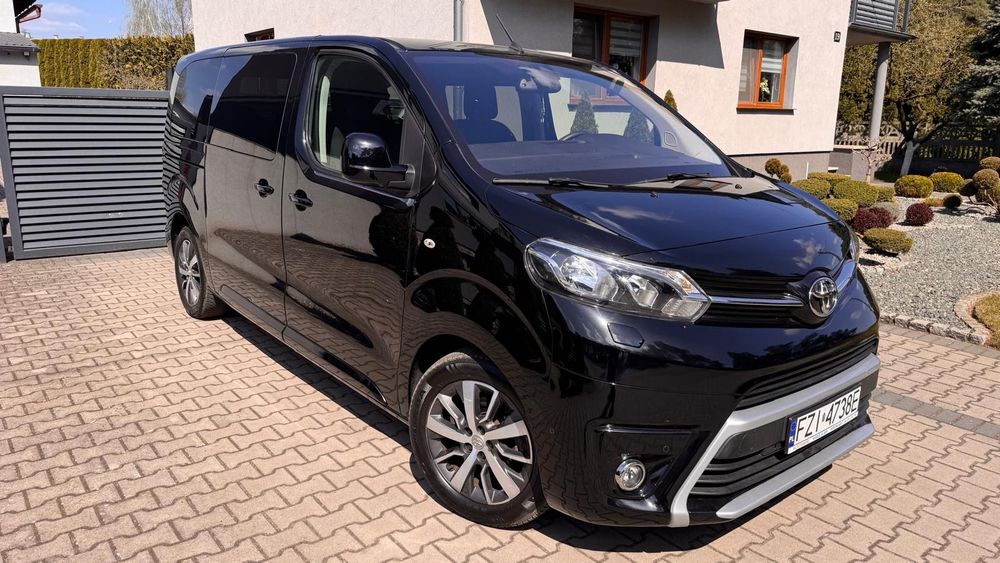 Toyota Proace Verso Niski przebieg 8 osób stan idealny oszczędny