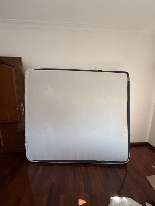 Cama de Casal com Arrumação Hidráulica + Colchão Emma Diamond Hybrid | Excelente Estado | Santarém