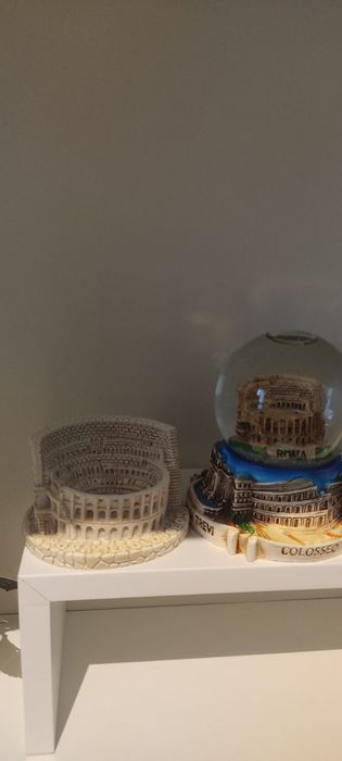 Estatueta Coliseu de Roma trazida de Roma