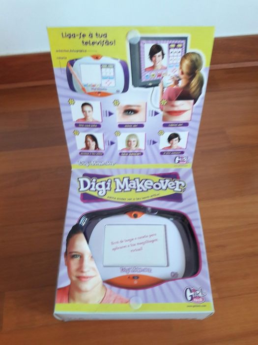 Digi Makeover - Girl Tech