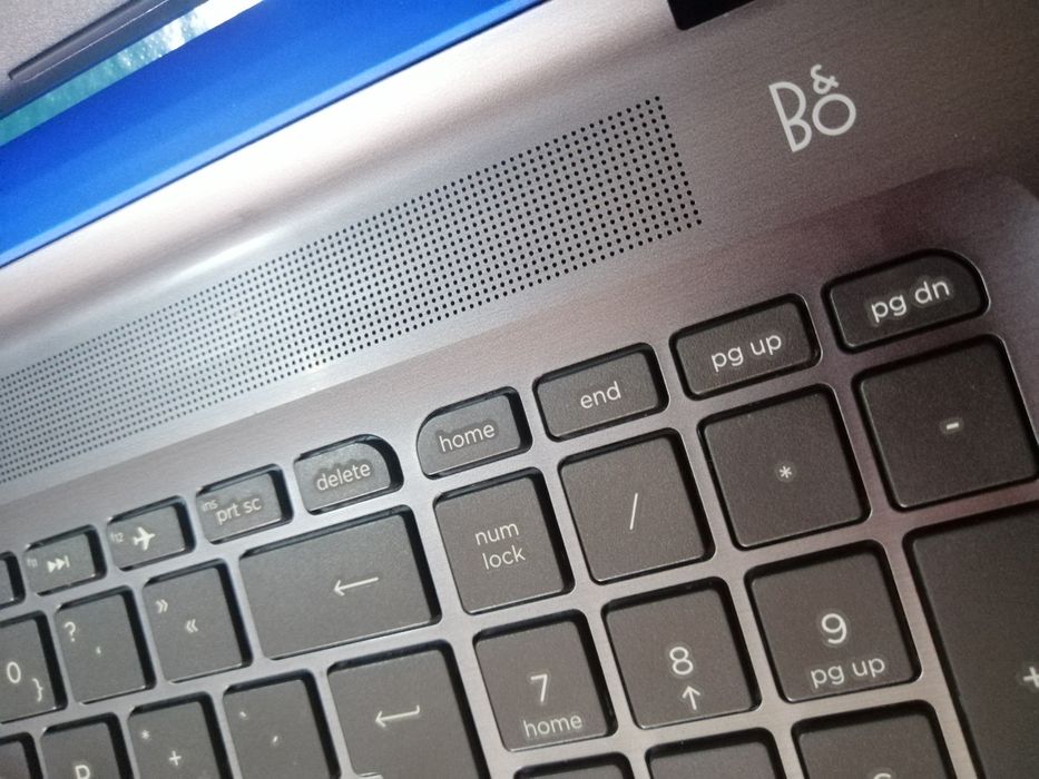 Portátil HP 1.8 a 3.6 MHz  ssd 500GB 8GB