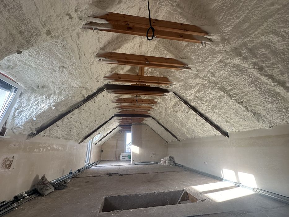 Izolacje pianą PUR, celuloza / wełna – program Czyste Powietrze