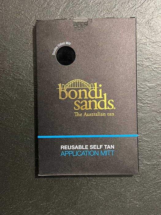 Wielorazowa Rękawica samoopalająca Bondi Sands rozprowadza samoopalacz