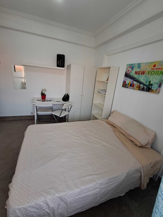 Quartos bons com terraços. Na Graça. Lisboa. Entrada imediata.