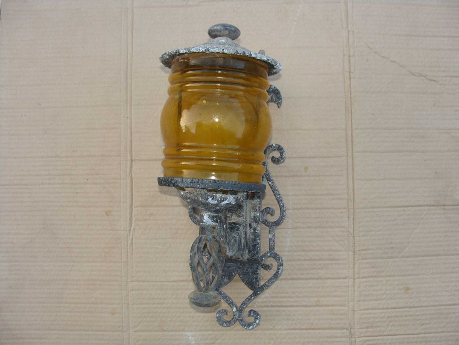 Candeeiro Grande de Parede com Vidro Laranja