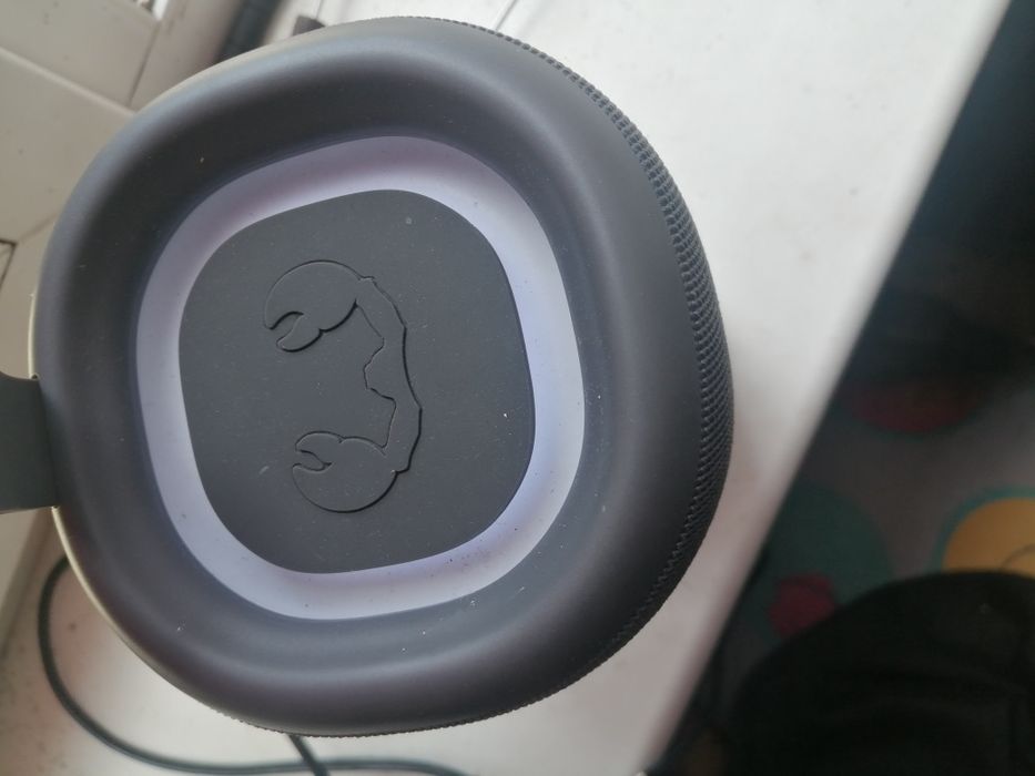 Glosnik bt bardzo dobry bas i gwarancja 2 lata