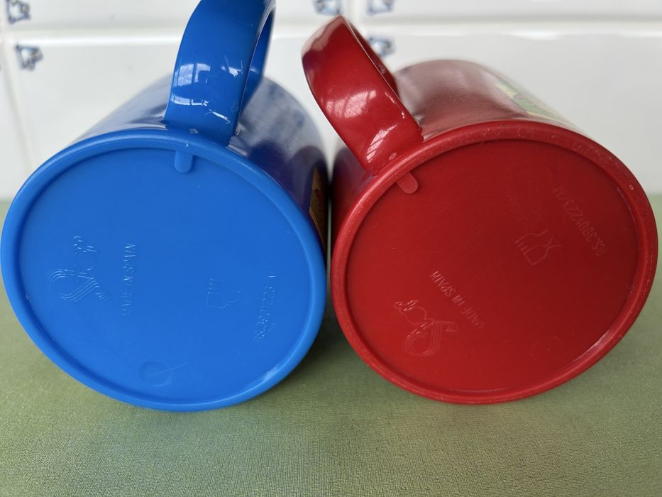 Canecas criança em plástico