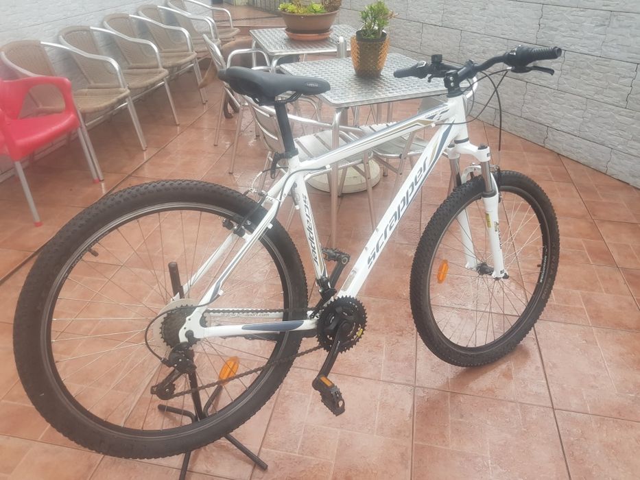 Bicicleta de adulto roda 27.5 impecável