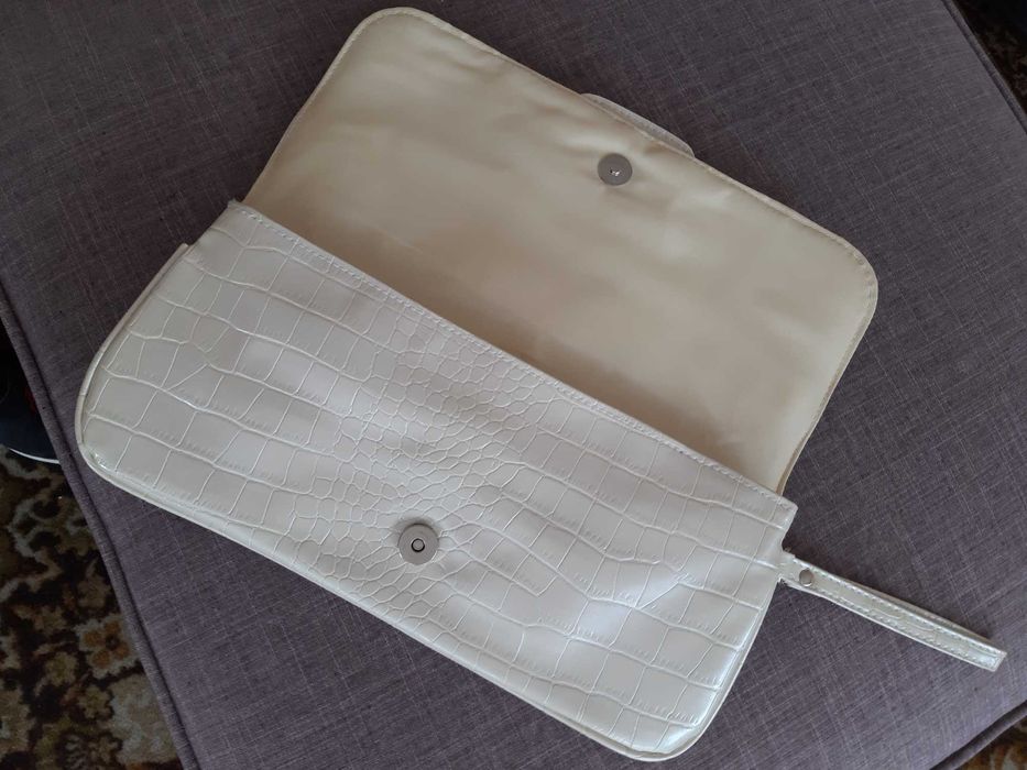 Torebka, kopertówka do ręki, nieużywana.