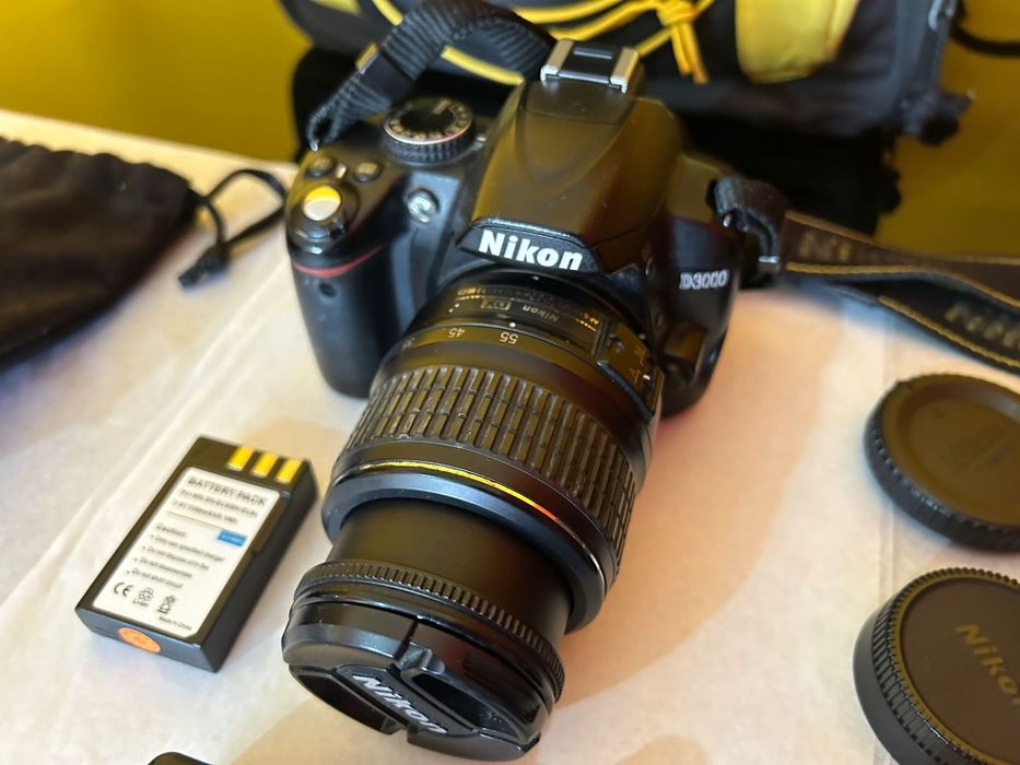 Máquina Nikon D3000 + 2 objetivas