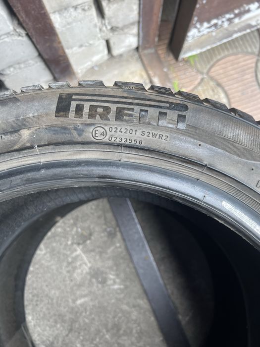 Шины 235/45 R18 Pirelli б/у зима пара 5,5мм ар.204177 R9