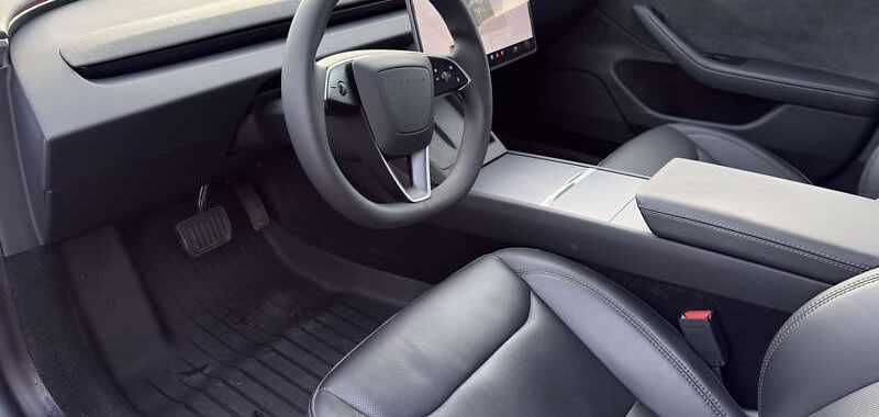 Tesla Model 3 2024