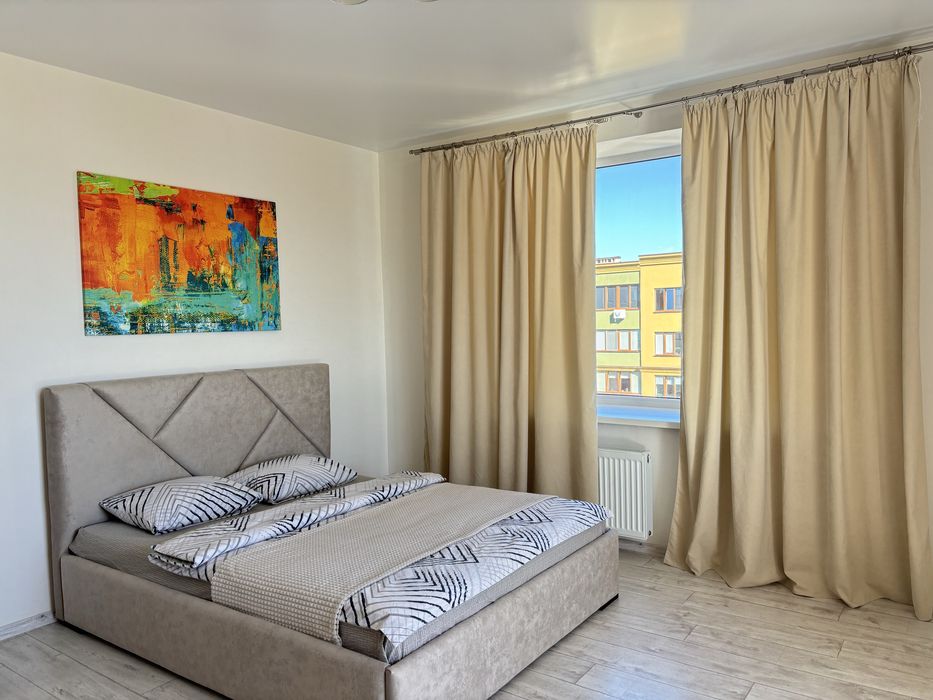 Центр,замок Любарта, парковка,погодинноНабережна