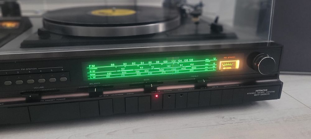 Hitachi SDT-2690R + kolumny Hitachi LS 340