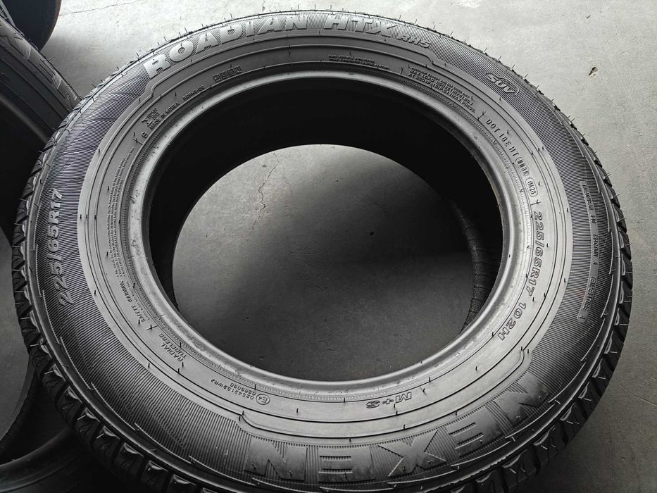 Шини літні R17 225 65 Nexen/Roadstone Roadian HTX як нові на джип