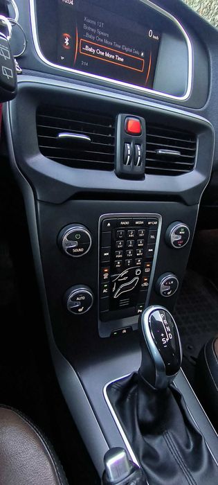 Volvo V40 Cross country Summum 2.0 D3 150 km, salon pl.