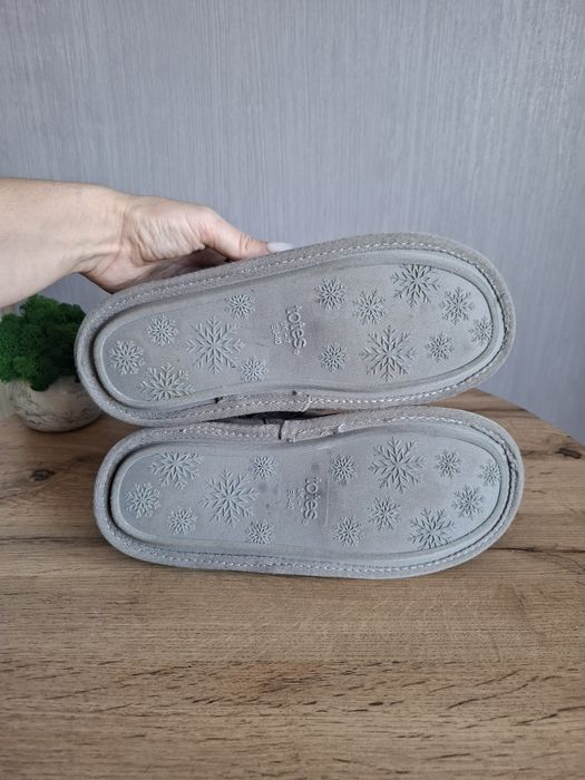 Натуральные замшевые тапочки 40р  с мехом Totes 40р, женские бурки