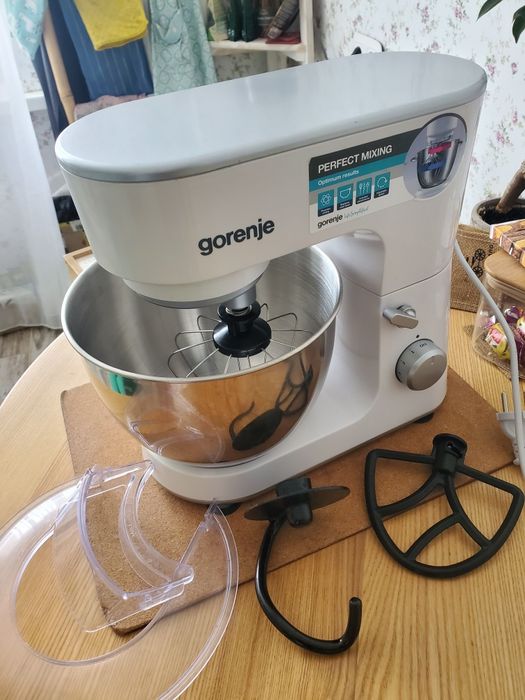Планетарний міксер (кухонний комбайн) Gorenje MMC700W